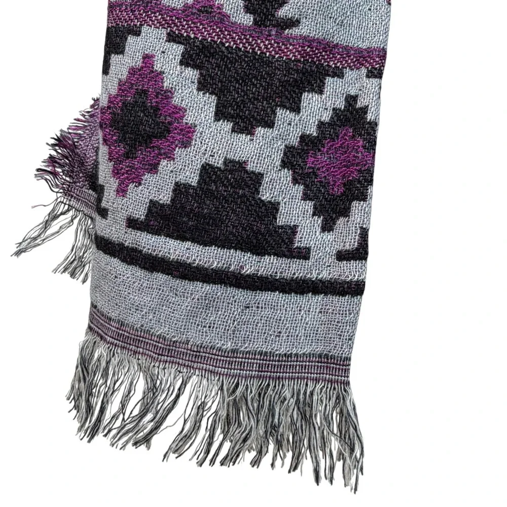 NWT Anna & Ava Gray‎ Purple Fringe Scarf Southwest Aztec Bohemian Blanket Wrap